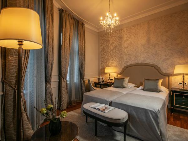 Amadria Park Hotel Sveti Jakov : photo 1 de la chambre chambre double ou lits jumeaux supérieure - vue sur jardin