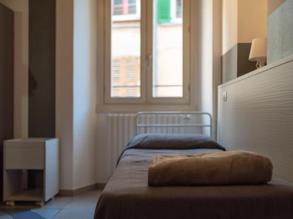 LUOGO COMUNE Ostello : photo 9 de la chambre dortoir mixte de 6 lits