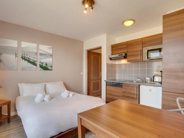 Résidence Azurea : photo 5 de la chambre studio avec terrasse - vue sur lac