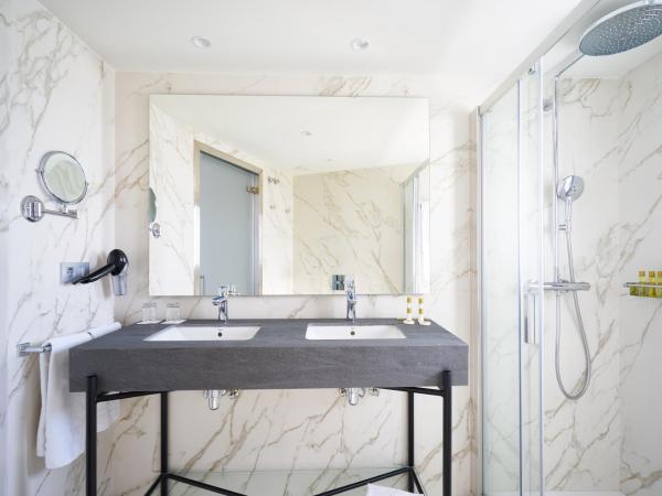 Eurostars Astoria : photo 8 de la chambre chambre lits jumeaux avec lit d’appoint - 301