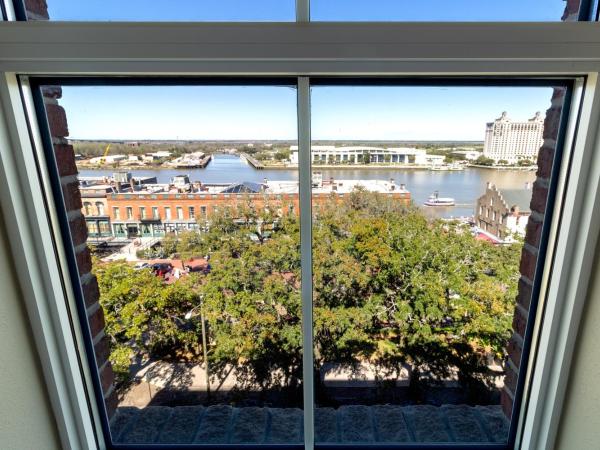 Holiday Inn Express Savannah - Historic District, an IHG Hotel : photo 5 de la chambre chambre lit king-size supérieure