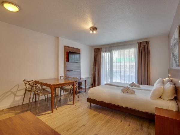 Résidence Azurea : photo 3 de la chambre appartement 1 chambre avec balcon (2 adultes + 2 enfants)