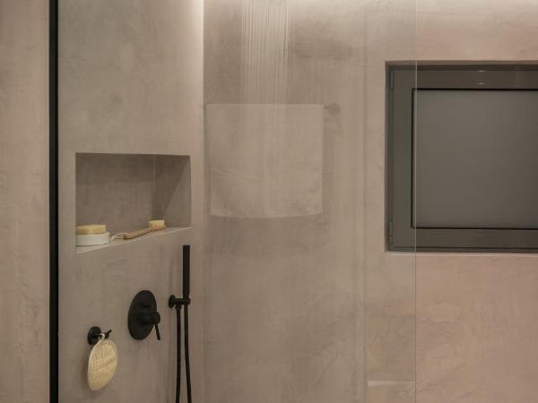 Urban Suites : photo 6 de la chambre suite deluxe avec baignoire spa