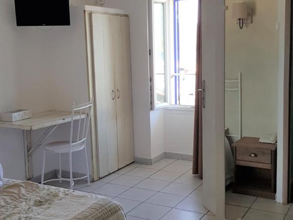 Hôtel Restaurant le Bellevue : photo 3 de la chambre chambre double - vue sur mer