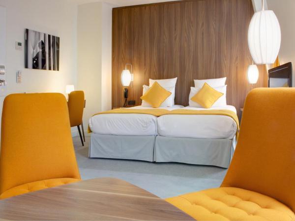 Best Western Plus 61 Paris Nation Hotel : photo 3 de la chambre suite junior avec canapé-lit