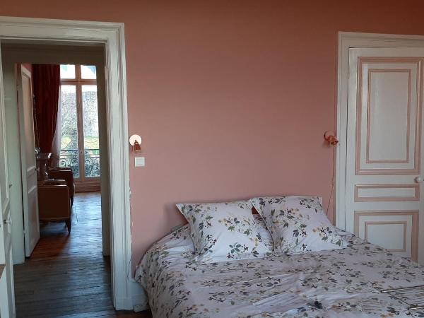La Belle Boulonnaise : photo 2 de la chambre chambre double ou lits jumeaux - vue partielle sur mer