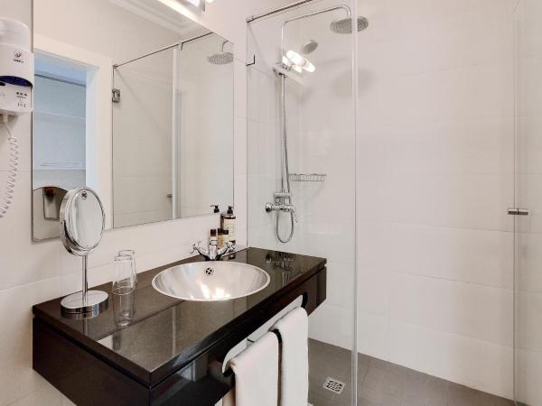 Vila Sao Vicente Boutique (Adults Only) : photo 4 de la chambre chambre double avec balcon - vue sur terres