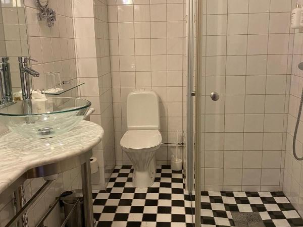 Hotel Kung Carl, WorldHotels Crafted : photo 7 de la chambre chambre lit king-size de luxe avec balcon - non-fumeurs