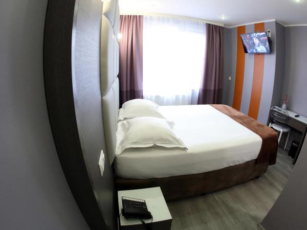 Hotel Phenix : photo 9 de la chambre chambre double standard