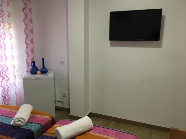 Guest House Lana Denia : photo 7 de la chambre chambre triple confort