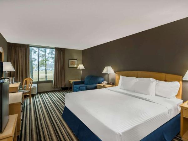 Travelodge by Wyndham Memphis Airport/Graceland : photo 1 de la chambre chambre avec 2 lits king-size - non-fumeurs