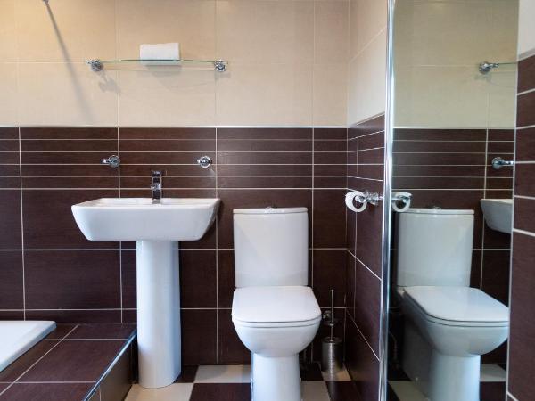 Hotel Anfield : photo 9 de la chambre chambre double avec salle de bains privative