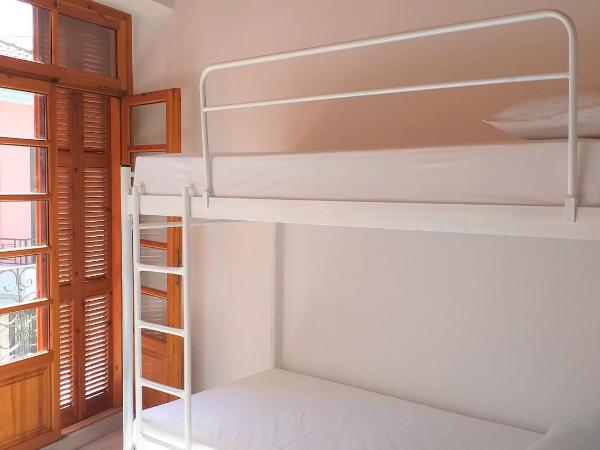 Backpackers & Travelers Central old town : photo 1 de la chambre lit dans dortoir mixte de 6 lits