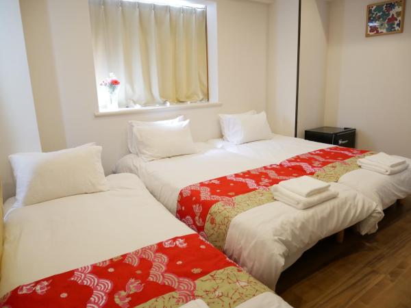 Tokyo shinjukutei Hotel Asahi gruop 東京新宿亭ホテル : photo 3 de la chambre chambre triple avec salle de bains privative