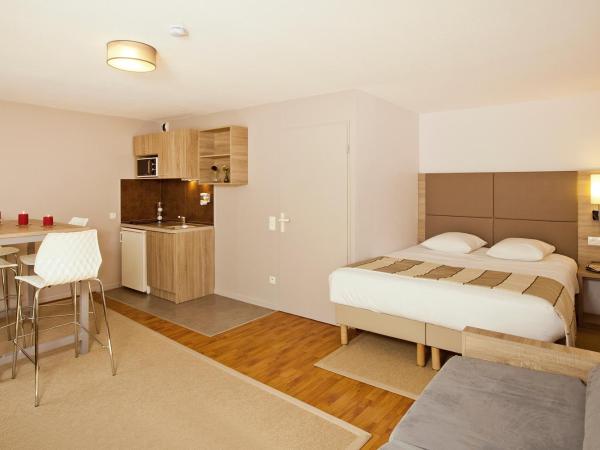Séjours & Affaires Strasbourg Kleber : photo 1 de la chambre grand studio (3 adultes)