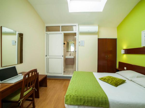 Hotel Estoril Porto : photo 10 de la chambre chambre double basique