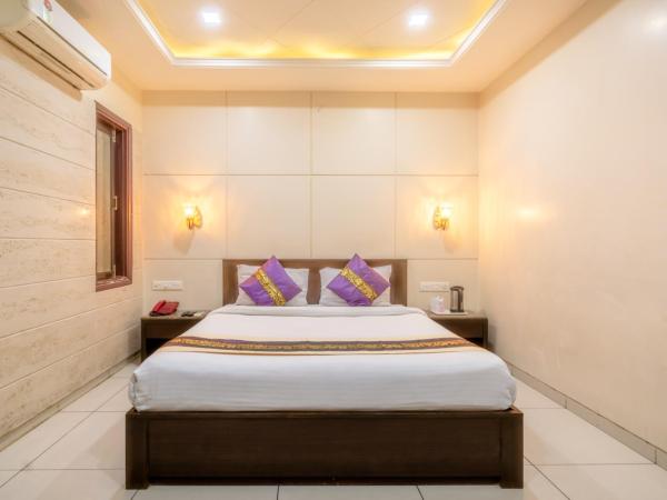 Hotel Sunday Inn : photo 6 de la chambre chambre lit king-size