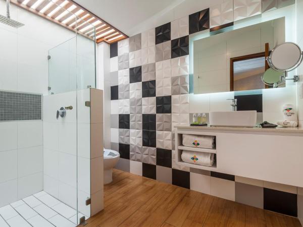 FCH Hotel Expo Adults only : photo 3 de la chambre suite junior