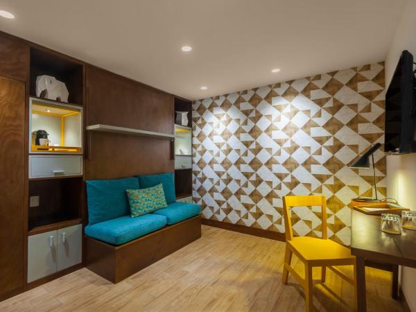 FCH Hotel Expo Adults only : photo 2 de la chambre petite chambre simple