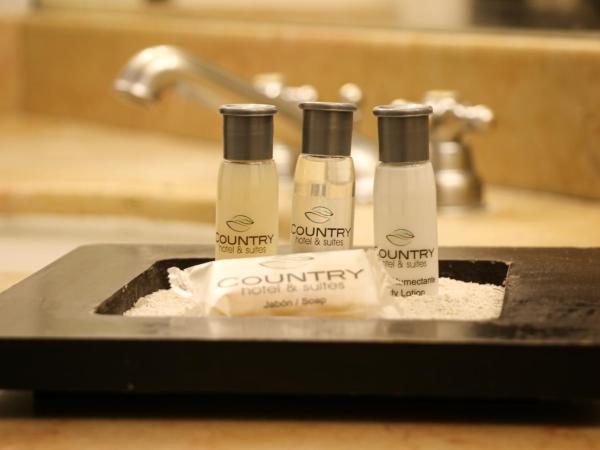 Country Hotel & Suites : photo 2 de la chambre chambre lit king-size standard