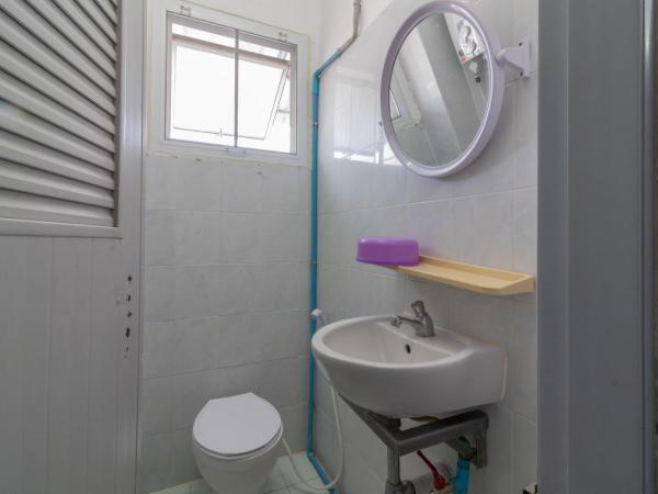 New Central Guesthouse : photo 4 de la chambre chambre triple Économique