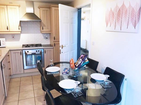 My-Places Abbotsfield Court Townhouse 4 : photo 4 de la chambre maison de vacances