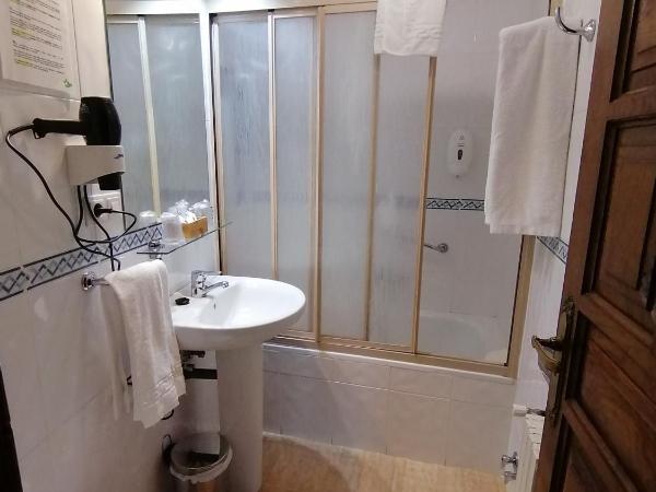 Hostal Anosa Casa : photo 5 de la chambre chambre double ou lits jumeaux supérieure