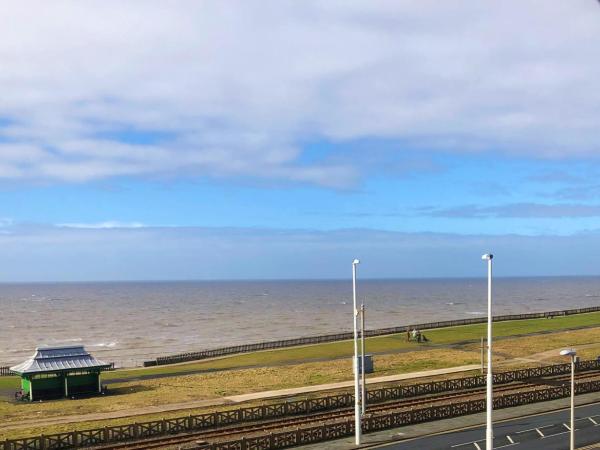The Fossil Tree Hotel : photo 8 de la chambre chambre double - vue partielle sur mer.