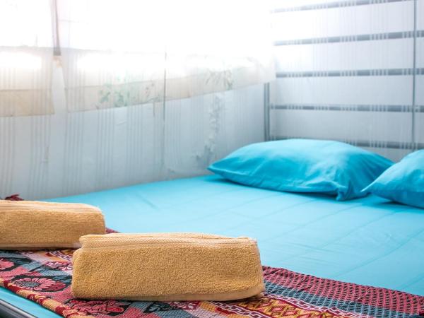 Voyage Home&Guesthouse : photo 8 de la chambre chambre quadruple Économique avec salle de bains commune