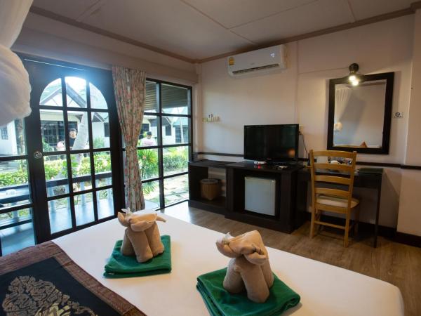 Southern Lanta Resort - SHA Extra Plus : photo 4 de la chambre chambre double ou lits jumeaux standard - vue sur jardin