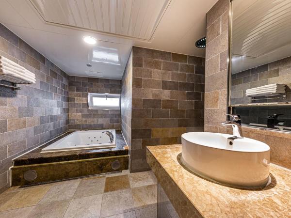 Friendly DH Naissance Hotel by Mindrum Group : photo 3 de la chambre chambre familiale deluxe - petit-déjeuner inclus