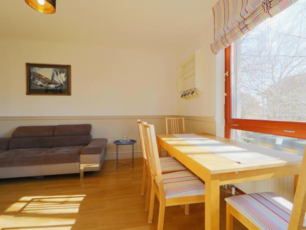 The Bluedeck Wellness Apartment : photo 8 de la chambre appartement avec balcon