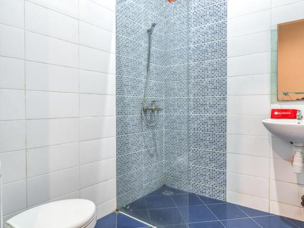 RedDoorz near Surabaya Zoo : photo 7 de la chambre chambre double