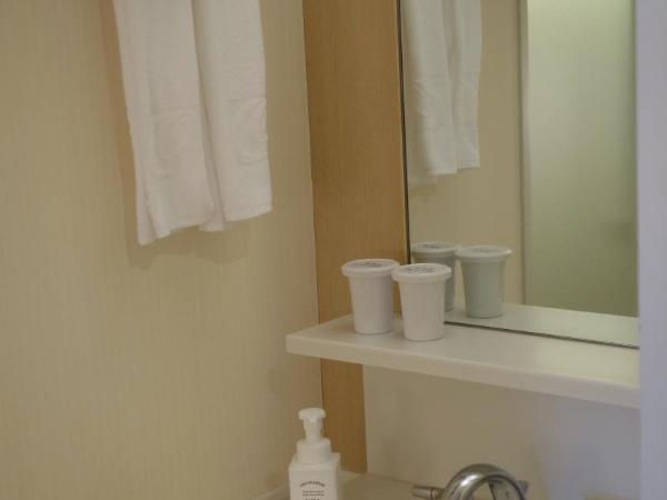 City Plaza Osaka : photo 6 de la chambre chambre lits jumeaux supérieure - non-fumeurs