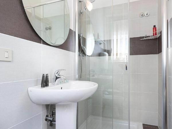 G House Rimini Spiaggia : photo 5 de la chambre chambre double standard