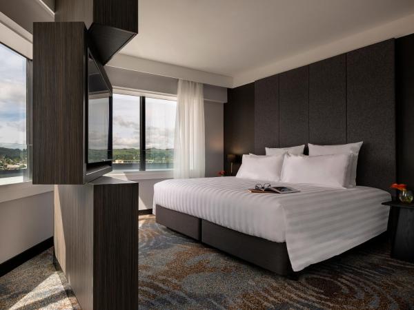 Pullman Rotorua : photo 4 de la chambre suite lit king-size supérieure - vue sur ville