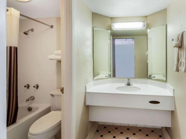 La Quinta Inn by Wyndham Albuquerque Northeast : photo 2 de la chambre chambre double avec 2 lits doubles