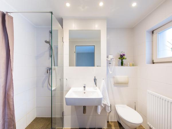 fjord hotel berlin : photo 10 de la chambre chambre familiale