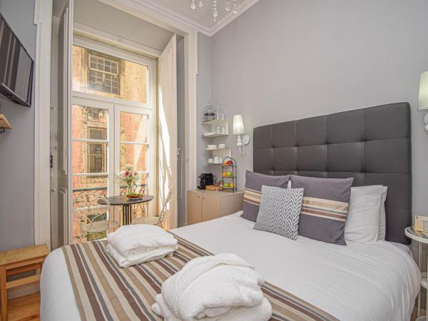 B in B Lisbon Downtown Suites : photo 7 de la chambre suite avec balcon