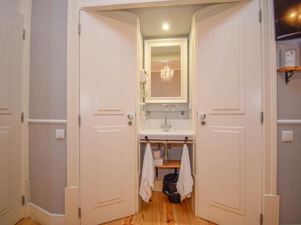 B in B Lisbon Downtown Suites : photo 6 de la chambre suite deluxe avec lit king-size