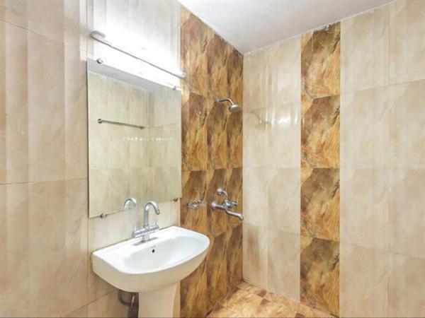 Hotel Jaya International : photo 1 de la chambre chambre double deluxe avec balcon