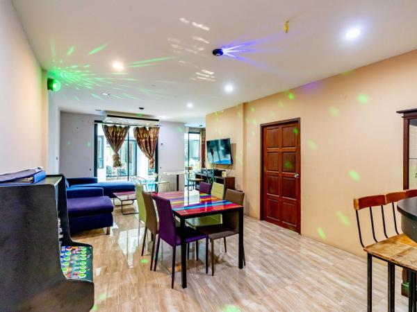 The Pool Resort : photo 1 de la chambre chambre familiale deluxe