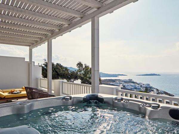 Myconian Korali Relais & Chateaux : photo 5 de la chambre suite junior emar avec terrasse