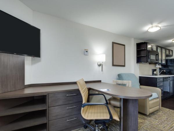 Candlewood Suites Fort Lauderdale Airport-Cruise, an IHG Hotel : photo 1 de la chambre suite double standard