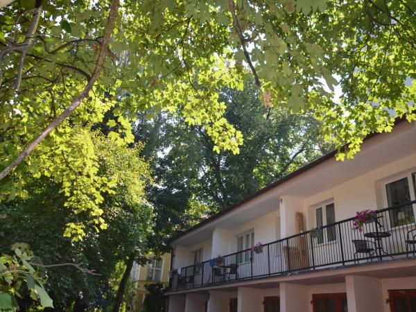 Blue Sail Sopot Apartments : photo 8 de la chambre chambre double avec salle de bains privative