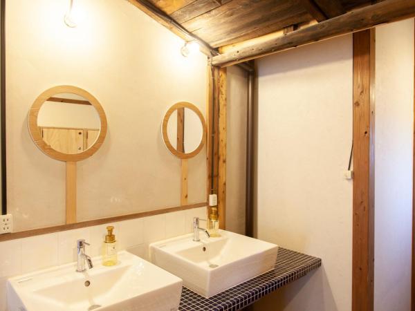 Fukuoka Guesthouse SHIP : photo 7 de la chambre lit simple dans dortoir mixte