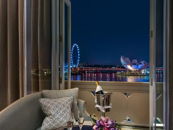 The Fullerton Hotel Singapore : photo 2 de la chambre chambre - vue sur marina bay