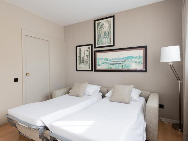 Aparthotel Atenea Barcelona : photo 2 de la chambre chambre quadruple