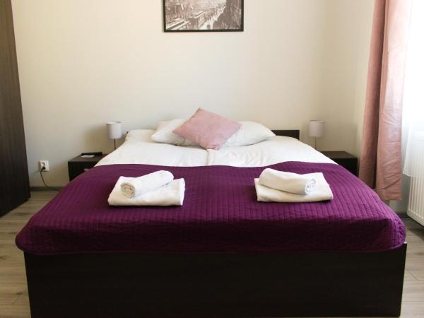 BedRooms Piotrkowska 64 : photo 10 de la chambre chambre triple