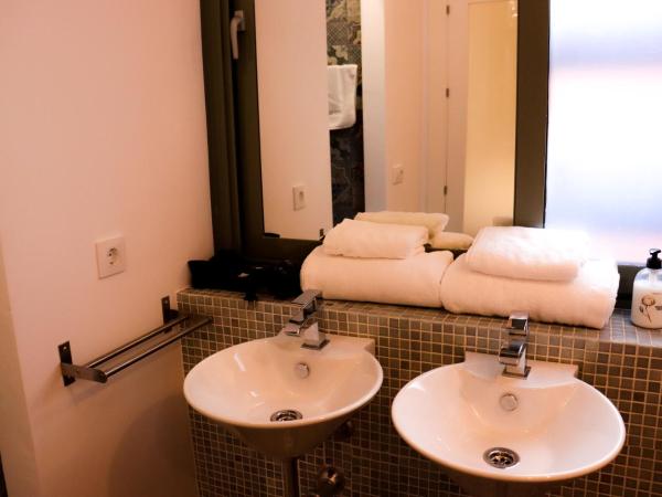 Urban House Siurot 33 : photo 6 de la chambre chambre double ou lits jumeaux avec salle de bains privative